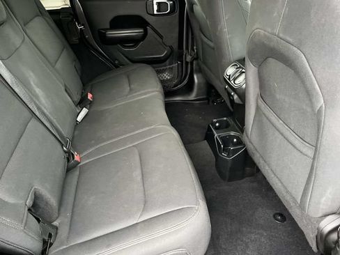 Used 2018 Jeep Wrangler Unlimited Sport S AWD/4WD image 21