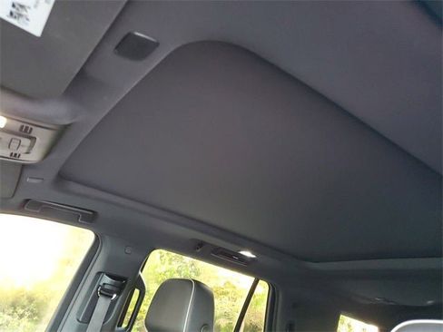 Used 2021 GMC Yukon SLT w/ SLT Premium Package image 77