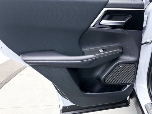 New 2025 Mitsubishi Outlander ES image 24
