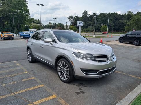Used 2016 Lincoln MKX Reserve FWD image 7