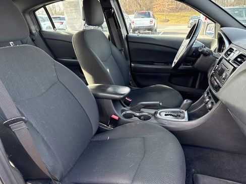 Used 2012 Chrysler 200 Touring image 10