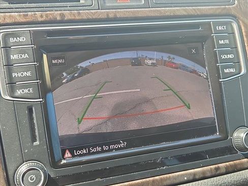 Used 2017 Volkswagen Tiguan S FWD image 13