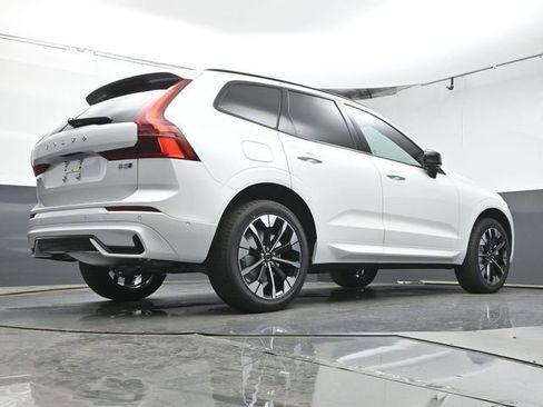 New 2026 Volvo XC60 B5 Plus w/ Protection Package Premier image 39