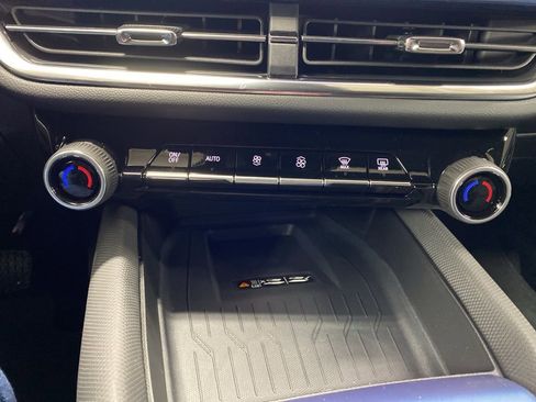 New 2026 Chevrolet Equinox EV LT image 33