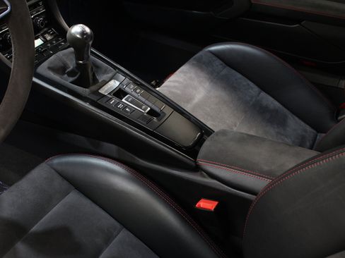 Used 2016 Porsche Boxster Spyder RWD image 84