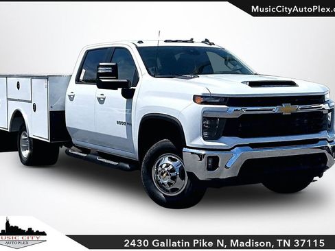 Used 2024 Chevrolet Silverado 3500 LT w/ Convenience Package AWD/4WD image 1