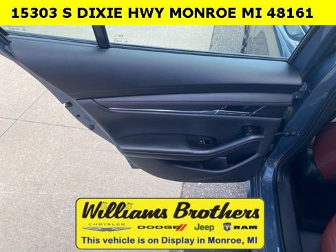 Used 2024 MAZDA MAZDA3 s image 23