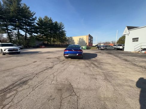 Used 2025 Hyundai Elantra SEL image 16