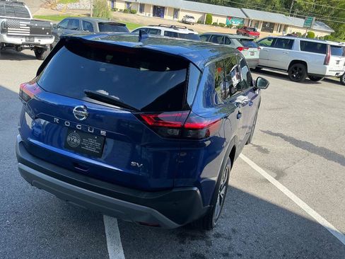 Used 2021 Nissan Rogue SV FWD image 6