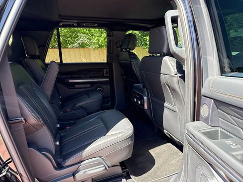 Used 2024 Ford Expedition Max Platinum AWD/4WD image 25