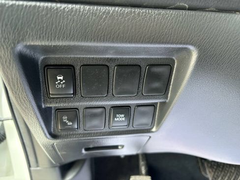 Used 2020 Nissan Pathfinder SV FWD image 36