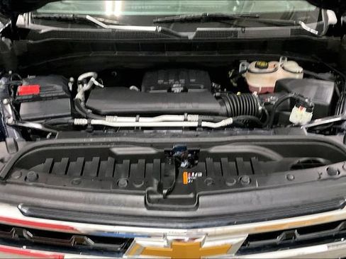 Used 2023 Chevrolet Silverado 1500 LT AWD/4WD image 10