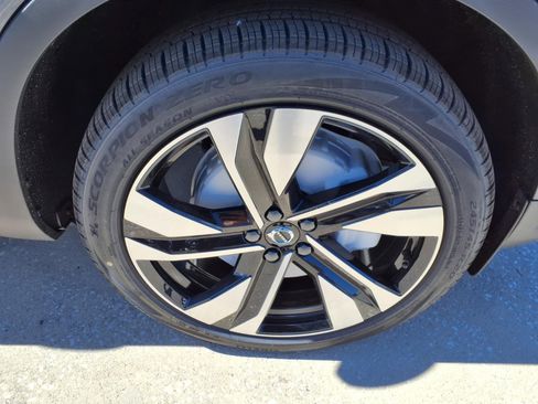 New 2026 Volvo XC40 B5 Ultra w/ Protection Package Premier image 9