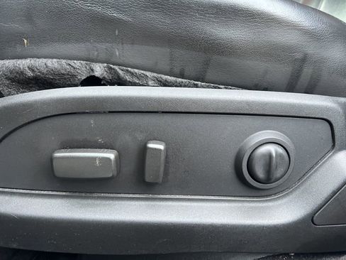 Used 2012 GMC Acadia SLT image 11