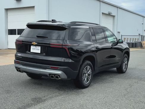 Used 2025 Chevrolet Traverse LT FWD image 8
