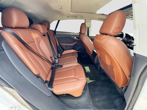 Used 2020 Audi Q8 Premium Plus AWD/4WD image 30
