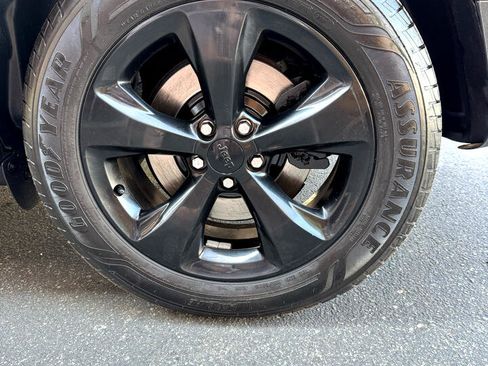 Used 2018 Jeep Cherokee Limited w/ High Altitude Package image 23