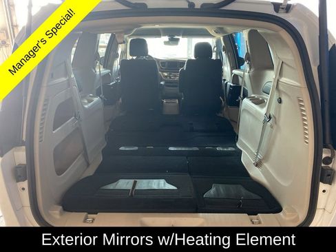 Used 2023 Chrysler Voyager LX FWD image 20