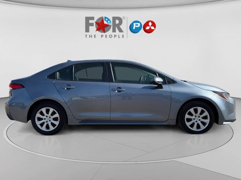 Used 2022 Toyota Corolla LE FWD image 6