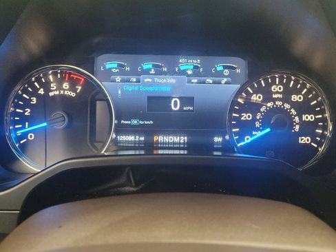 Used 2015 Ford F150 King Ranch w/ Equipment Group 601A Luxury AWD/4WD image 23