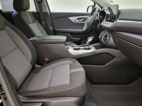 Used 2025 Chevrolet Blazer LT AWD/4WD image 34