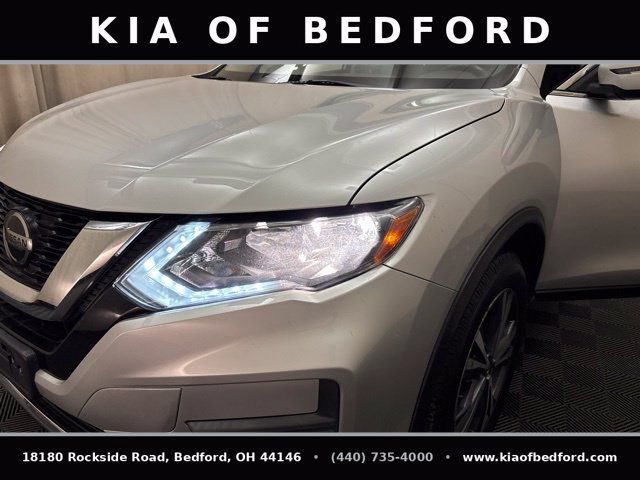 Used 2019 Nissan Rogue SV w/ Premium Package AWD/4WD image 11