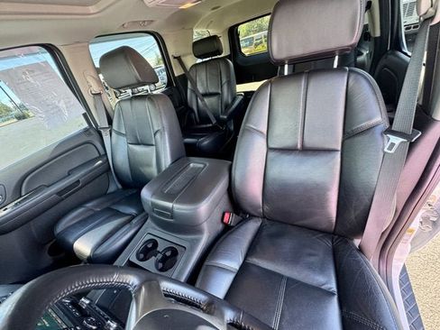 Used 2007 Chevrolet Tahoe LT w/ LT Preferred Equipment Group AWD/4WD image 13