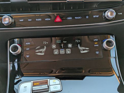 New 2026 Genesis GV70 2.5T image 23