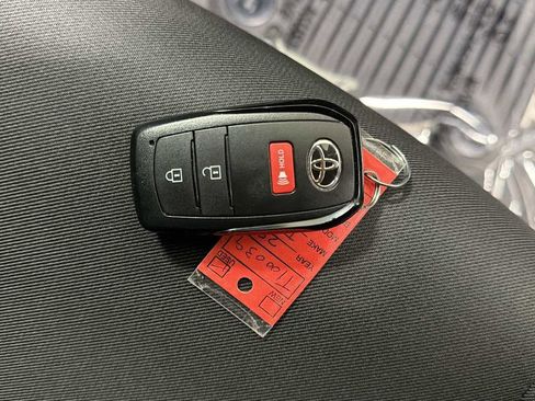 Certified 2025 Toyota Tacoma SR5 image 31