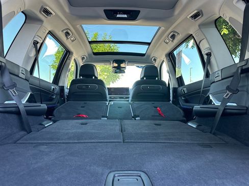 Used 2023 BMW X7 xDrive40i w/ Premium Package image 32