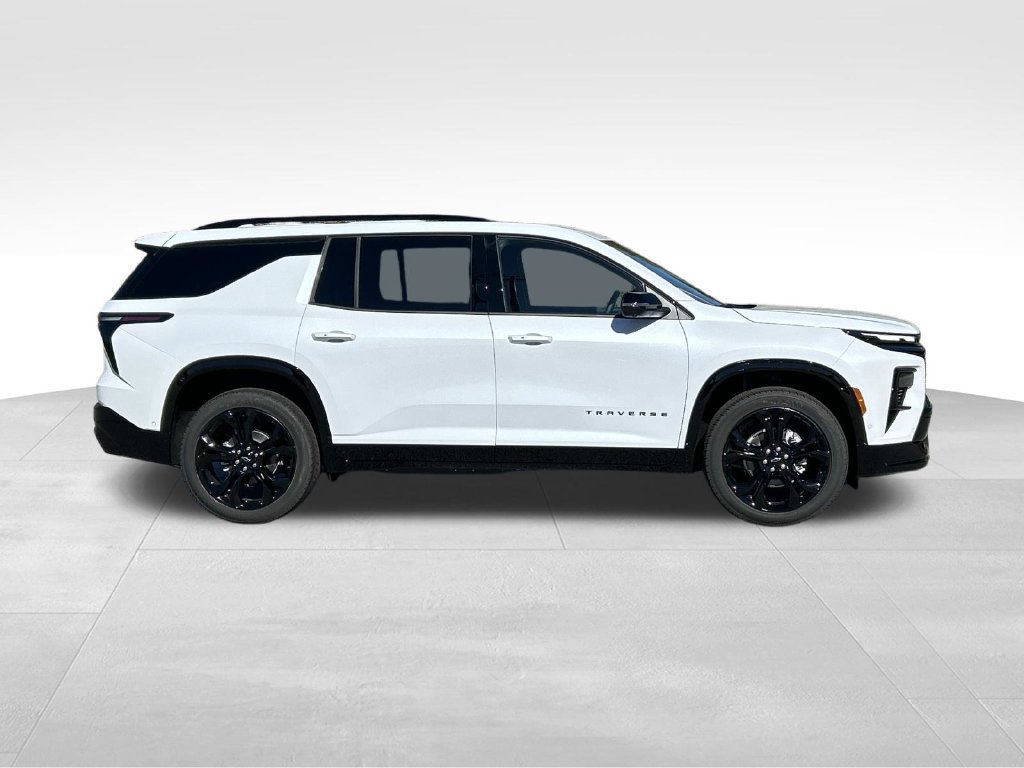 New 2027 Chevrolet Traverse RS FWD image 2