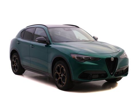 New 2025 Alfa Romeo Stelvio Sprint image 2