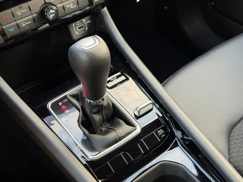 New 2026 Jeep Compass Latitude AWD/4WD image 18