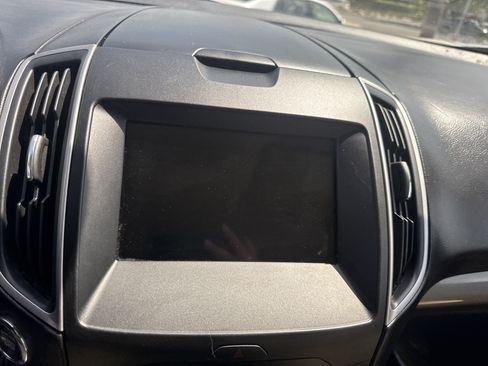 Used 2019 Ford Edge SEL FWD image 25