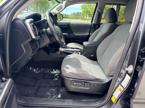 Used 2021 Toyota Tacoma SR5 image 13
