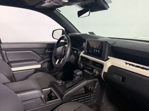 Used 2024 Toyota Tacoma TRD Sport AWD/4WD image 31