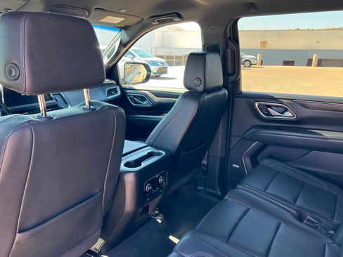 Used 2024 Chevrolet Suburban Z71 w/ Luxury Package AWD/4WD image 20