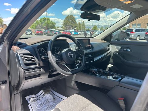 Used 2023 Nissan Rogue SV AWD/4WD image 11
