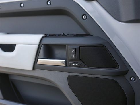 Used 2026 Land Rover Defender 110 S image 28