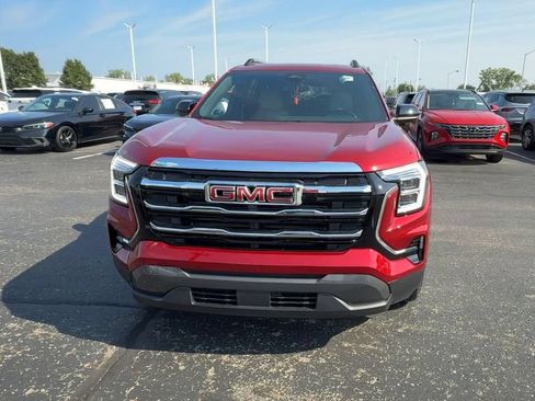 Used 2025 GMC Terrain Elevation w/ Elevation Premium Package FWD image 3