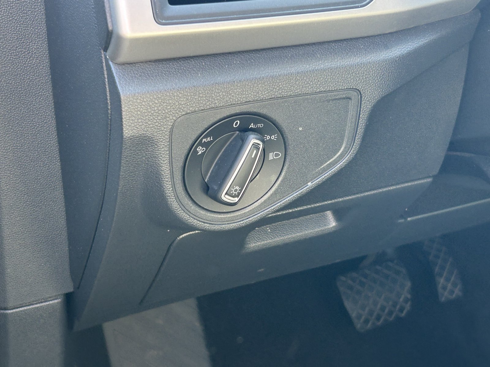 Used 2021 Volkswagen Atlas SE FWD image 12