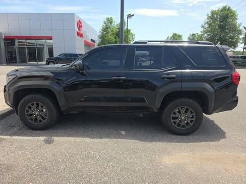 Used 2025 Toyota 4Runner SR5 AWD/4WD image 2