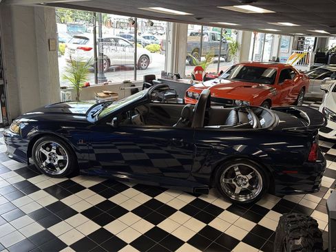 Used 2001 Ford Mustang GT RWD image 14