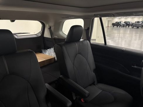 New 2026 Toyota Grand Highlander Platinum image 21