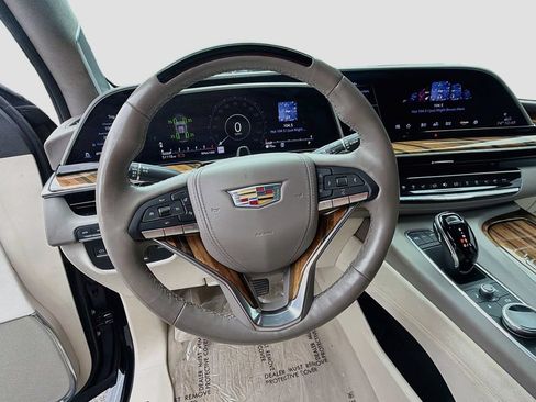 Used 2023 Cadillac Escalade Sport Platinum w/ LPO, ONYX Package AWD/4WD image 11