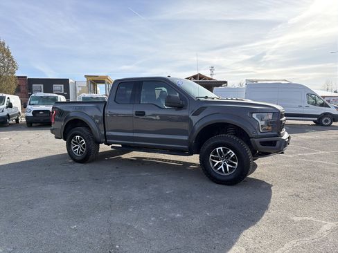 Used 2018 Ford F150 Raptor w/ Equipment Group 801A Mid image 3