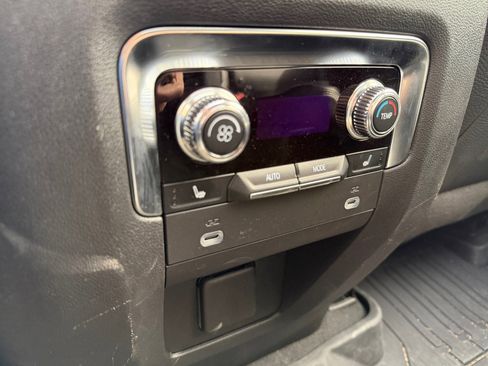 Used 2024 GMC Yukon Denali AWD/4WD image 22