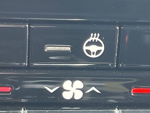 New 2025 Jeep Grand Cherokee Laredo X w/ Luxury Tech Group I image 16