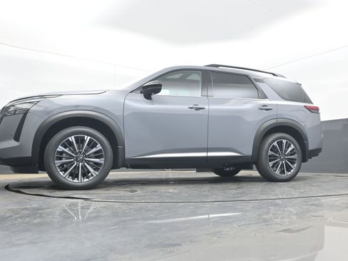 New 2026 Nissan Pathfinder Platinum FWD image 27