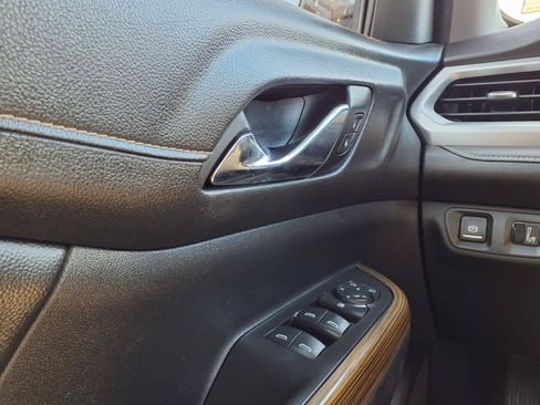 Used 2020 GMC Acadia SLE AWD/4WD image 14